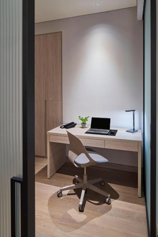 Parkroyal Serviced Suites Giacarta Esterno foto