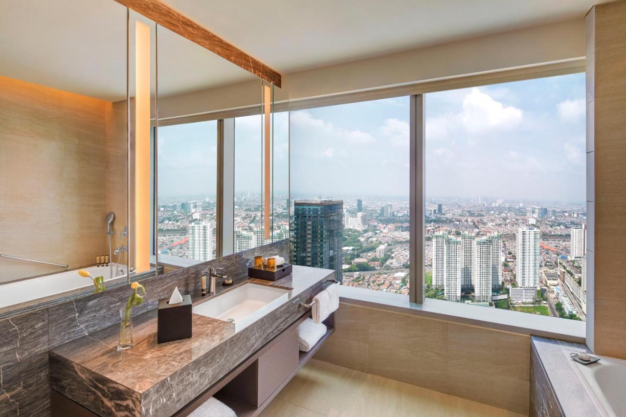 Parkroyal Serviced Suites Giacarta Esterno foto