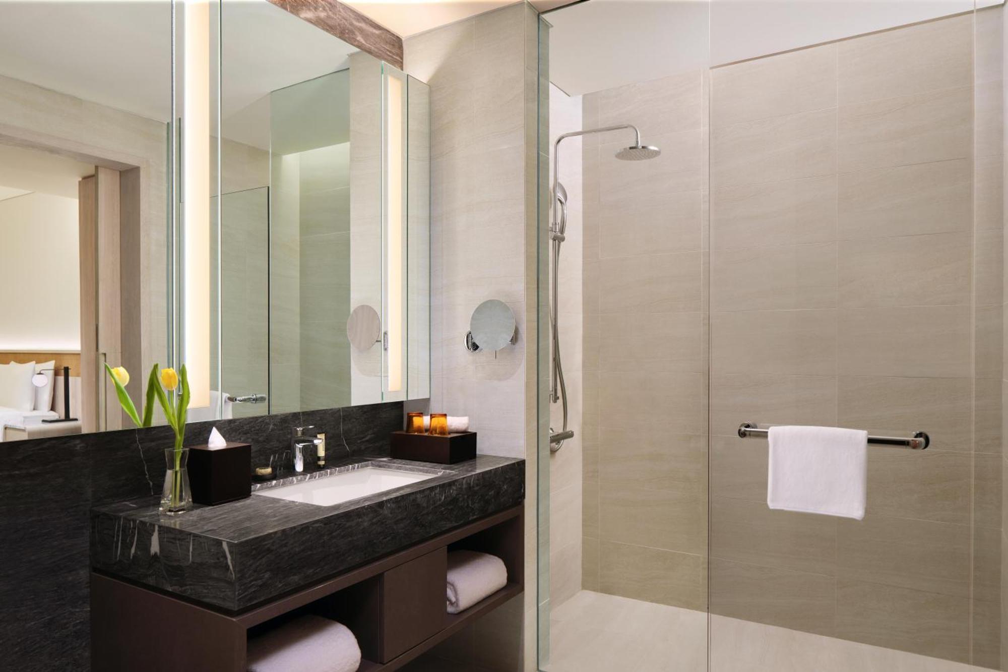 Parkroyal Serviced Suites Giacarta Esterno foto