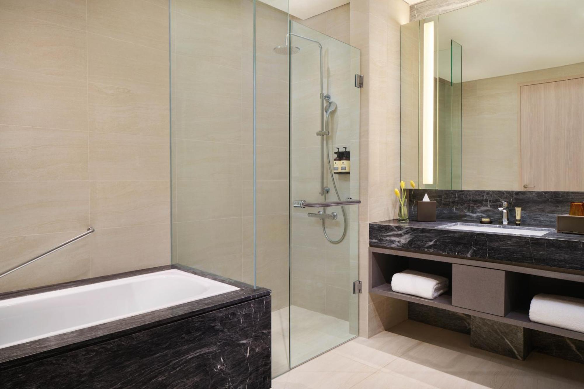Parkroyal Serviced Suites Giacarta Esterno foto